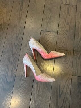Alice + Olivia Pink Ombre Scaled Pointed Stilettos